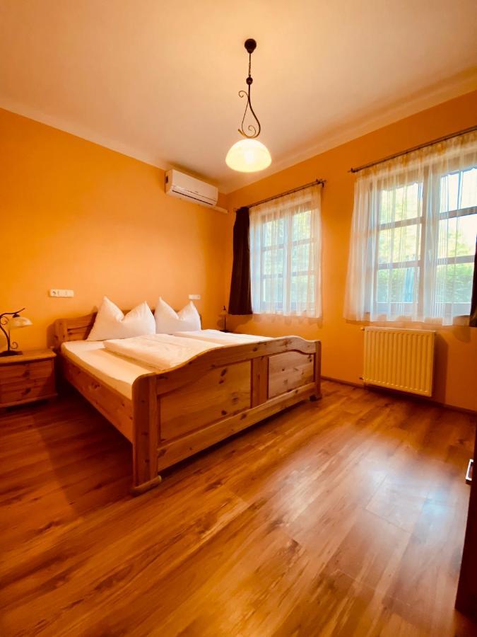 Sommer Panzio Bed & Breakfast Balatonföldvár Exterior foto